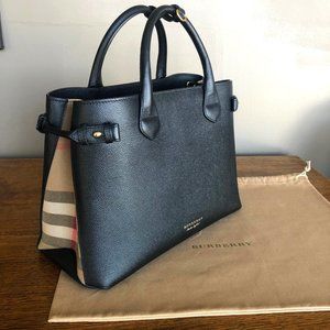Burberry Medium Classic Banner Bag